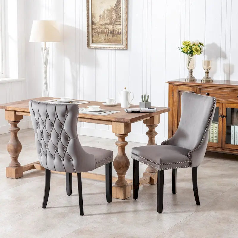 Sedia da pranzo con schienale ad ala in velluto oro/nero/beige/grigio con finiture borchiate, set da 2