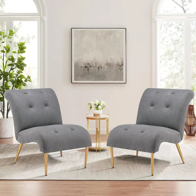 Gestoffeerde loungefauteuil met knopen, houten poten en linnen bekleding