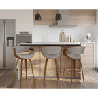 Sgabello da bar girevole crema/grigio/antracite/blu con gambe e poggiapiedi in legno, set da 2