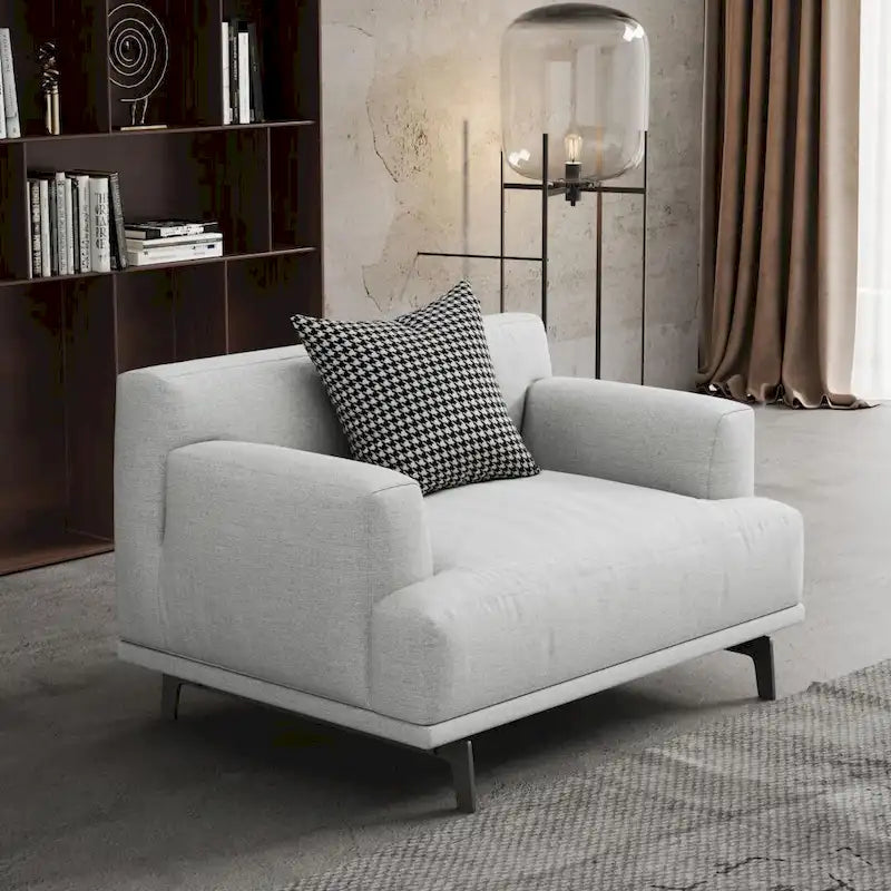 Divano dritto in tessuto beige con braccioli squadrati