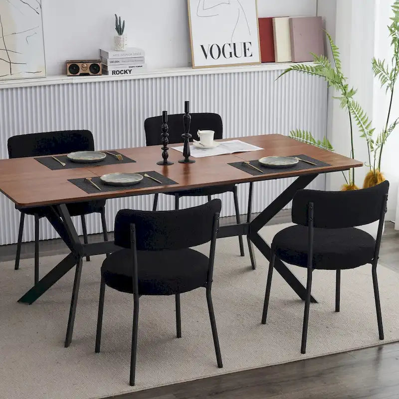 Sedia da pranzo in tessuto Teddy bianco/nero, set da 4, gambe in metallo
